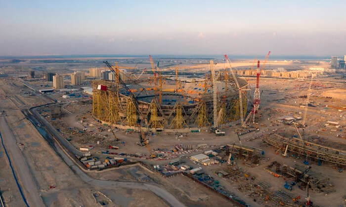 19.12.2019, Vorschau zur Fussball Weltmeisterschaft 2022 in Katar, VAE. Luftaufnahme in der Bauphase des Lusail-Stadium - FIFA World Cup, WM, Weltmeisterschaft, Fussball Stadium (Katar) in der Planstadt Lusail bei Doha, Es bietet nach Fertigstellung Platz für 80.000 Zuschauer. *** 19 12 2019, Preview of the 2022 Football World Cup in Qatar, UAE Aerial view in the construction phase of the Lusail Stadium FIFA World Cup Stadium Qatar in the planned city of Lusail near Doha, It will accommodate 80,000 spectators when completed.
