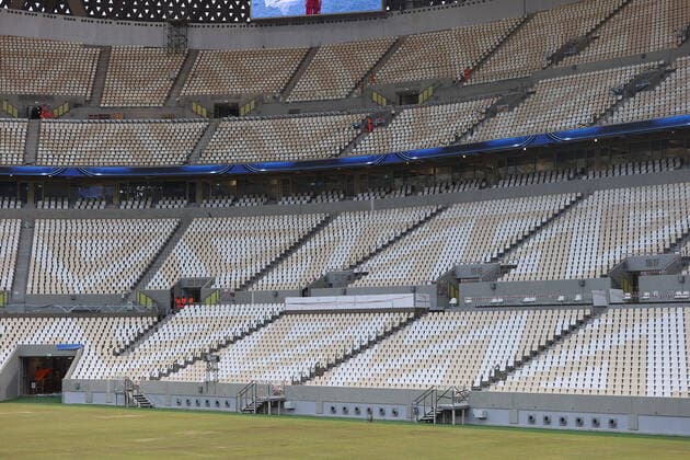 17.11.2021, Vorschau zur Fussball Weltmeisterschaft 2022 in Katar, VAE. Lusail-Stadium - FIFA World Cup, WM, Weltmeisterschaft, Fussball Stadium (Katar) in der Planstadt Lusail bei Doha, Es bietet Platz für 80.000 Zuschauer. *** 17 11 2021, Preview of the 2022 World Cup in Qatar, UAE Lusail Stadium FIFA World Cup Stadium Qatar in the planned city of Lusail near Doha, It can accommodate 80 000 spectators.