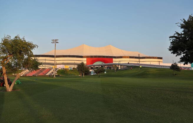30.11.2021, Vorschau zur Fussball Weltmeisterschaft 2022 in Katar, VAE. Al Bayt Stadium in Al Khor - FIFA World Cup, WM, Weltmeisterschaft, Fussball Stadium (Katar), Es bietet Platz für 60.000 Zuschauer. Das Aussen-Design wie auch der Name geht auf die Bayt al Sha ar, den traditionellen Zelten der Nomaden Katars, zurück. *** 30 11 2021, Preview of the 2022 FIFA World Cup in Qatar, UAE Al Bayt Stadium in Al Khor FIFA World Cup Stadium Qatar , It can accommodate 60 000 spectators The exterior design as well as the name goes back to the Bayt al Sha ar, the traditional tents of the nomads of Qatar