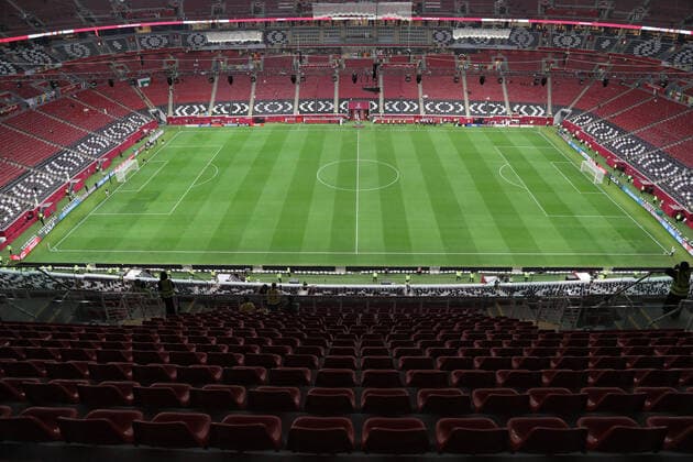 18.12.2021, Vorschau zur Fussball Weltmeisterschaft 2022 in Katar, VAE. Al Bayt Stadium in Al Khor - FIFA World Cup, WM, Weltmeisterschaft, Fussball Stadium (Katar), Es bietet Platz für 60.000 Zuschauer. Das Aussen-Design wie auch der Name geht auf die Bayt al Sha ar, den traditionellen Zelten der Nomaden Katars, zurück.