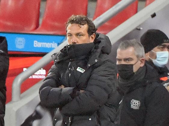 22 01 2022, xhbx, football 1 Bundesliga, Bayer 04 Leverkusen FC Augsburg emspor, v l coach Markus Weinzierl FC Augsburg DFL DFB REGULATIONS PROHIBIT ANY USE OF PHOTOGRAPHS as IMAGE SEQUENCES and or QUASI VIDEO Leverkusen