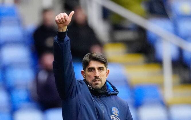 Mandatory Credit: Photo by Dave Shopland Shutterstock (12768219v) Veljko Paunovic Reading Manager gives thumbs up Reading v Huddersfield Town, EFL Sky Bet Championship, Football, Select Car Leasing Stadium, Reading, UK - 22 Jan 2022 EDITORIAL USE ONLY No use with unauthorised audio, video, data, fixture lists, club league logos or live services. Online in-match use limited to 120 images, no video emulation. No use in betting, games or single club league player publications. Reading v Huddersfield Town, EFL Sky Bet Championship, Football, Select Car Leasing Stadium, Reading, UK - 22 Jan 2022 EDITORIAL USE ONLY No use with unauthorised audio, video, data, fixture lists, club league logos or live services. Online in-match use limited to 120 images, no video emulation. No use in betting, games or single club league player publications.  Copyright: xDavexShopland Shutterstockx 12768219v