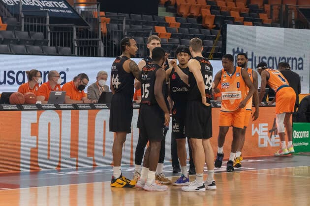 Darion ATKINS Niners Chemnitz, 44 Frantz MASSENAT Niners Chemnitz, 15 Mindaugas SUSINSKAS Niners Chemnitz, 29 Ratiopharm Ulm vs Niners Chemnitz, basketball, basketball Bundesliga, 18 Spieltag, 2021 2022, 22 01 2021, Ratiopharm Ulm vs Niners Chemnitz, basketball, basketball Bundesliga, 18 Spieltag, 2021 2022, 22 01 2021 Neu Ulm Copyright: xEibner-Pressefotox EP_FMR