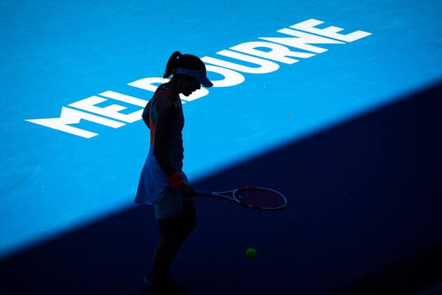 Sport Bilder des Tages French Alize Cornet reacts during a tennis match between french Cornet and Slovenian Zidansek, in the third round of the women s singles at the Australian Open Grand Slam tennis tournament, Saturday 22 January 2022 in Melbourne Park, Melbourne, Australia. The 2022 edition of the Australian Grand Slam takes place from January 17th to January 30th. PATRICKxHAMILTON  x4846143x