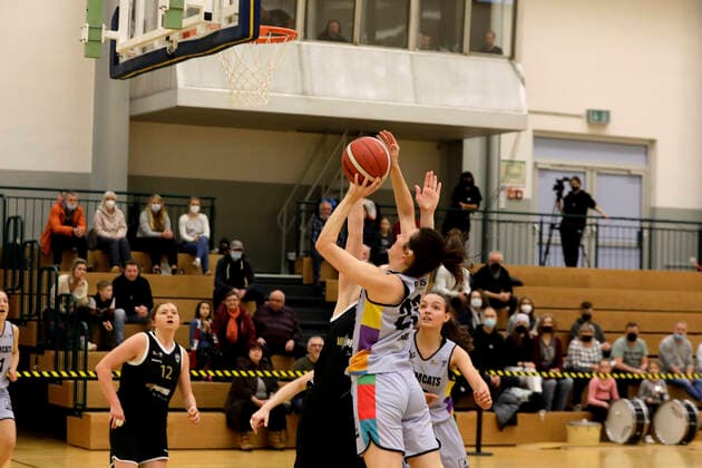 22 01 2022, 2 Toyota Womens Basketball Bundesliga North, DBBL, season 2021 2022, women, Chemcats Chemnitz USV VIMODROM Baskets Jena Courtney Michele Strait, ChemCats Chemnitz Chemnitz Sporthalle am Schlossteich Saxony Germany
