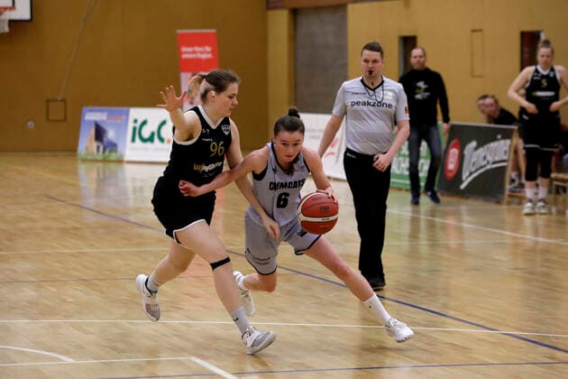 22 01 2022, 2 Toyota Womens Basketball Bundesliga North, DBBL, Season 2021 2022, Women, Chemcats Chemnitz USV VIMODROM Baskets Jena Nicole Brochlitz, ChemCats Chemnitz Chemnitz Sporthalle am Schlossteich Saxony Germany