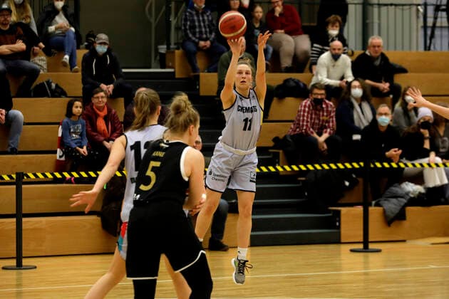 22 01 2022, 2 Toyota Womens Basketball Bundesliga North, DBBL, season 2021 2022, women, Chemcats Chemnitz USV VIMODROM Baskets Jena Lucile Peroche, ChemCats Chemnitz Chemnitz Sporthalle am Schlossteich Saxony Germany