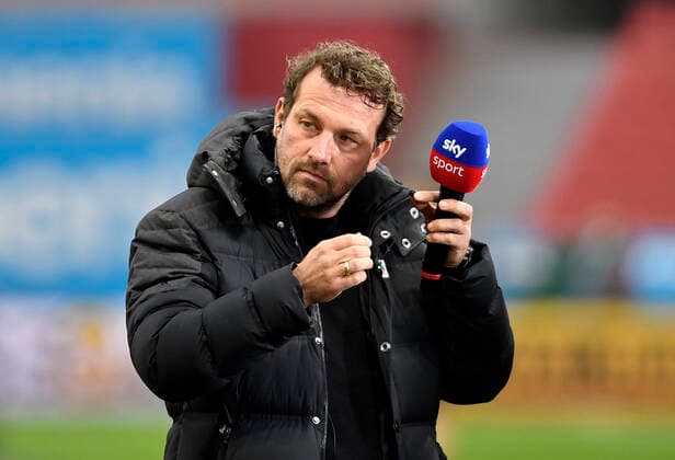 22 01 2022, Leverkusen, Germany, BayArena, Bayer 04 Leverkusen vs FC Augsburg 1 Bundesliga, coach Markus Weinzierl FC Augsburg looks photo Ralf Treese DFB DFL REGULATES PROHIBIT ANY USE OF PHOTOGRAPHS AS IMAGE SEQUENCES AND OR QUASI VIDEO Leverkusen BayArena Nordrhein Westfalen Germany  treese20220122_1179 Treese-521