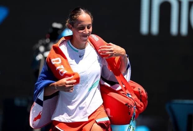 Mandatory Credit: Photo by Ella Ling Shutterstock (12765096s) Madison Keys celebrates her win Australian Open, Day Seven, Tennis, Melbourne Park, Melbourne, Australia - 23 Jan 2022 Australian Open, Day Seven, Tennis, Melbourne Park, Melbourne, Australia - 23 Jan 2022 Copyright: xEllaxLing Shutterstockx 12765096s