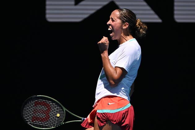 TENNIS AUSTRALIAN OPEN, Madison Keys of the USA celebrates match point during her 4th round match against Paula Badosa of Spain on Day 7 of the Australian Open at Melbourne Park in Melbourne, Sunday, January 23, 2022. ( NO ARCHIVING, EDITORIAL USE ONLY, NO USE IN BOOKS WITHOUT CONSENT MELBOURNE VIC AUSTRALIA  Copyright: xDAVExHUNTx 20220123001616076169