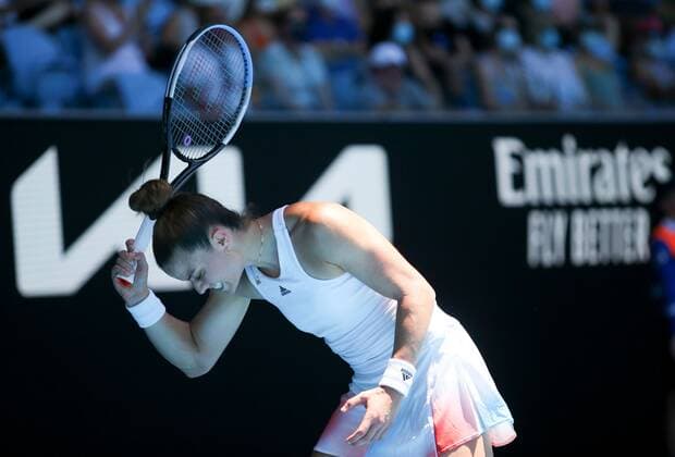Mandatory Credit: Photo by Ella Ling Shutterstock (12765096bh) Maria Sakkari reacts Australian Open, Day Seven, Tennis, Melbourne Park, Melbourne, Australia - 23 Jan 2022 Australian Open, Day Seven, Tennis, Melbourne Park, Melbourne, Australia - 23 Jan 2022 Copyright: xEllaxLing Shutterstockx 12765096bh