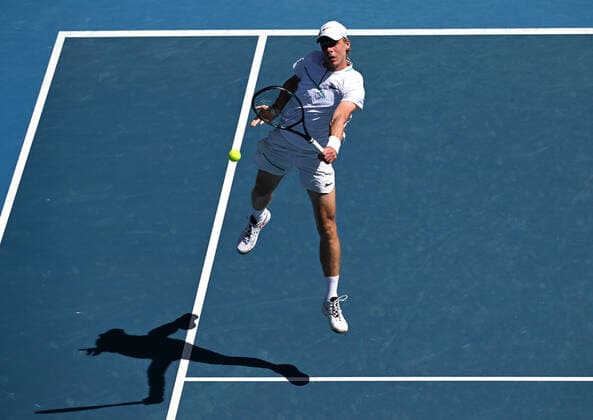 TENNIS AUSTRALIAN OPEN, Denis Shapovalov of Canada in action during his 4th round match against Alexander Zverev of Germany on Day 7 of the Australian Open at Melbourne Park in Melbourne, Sunday, January 23, 2022.( NO ARCHIVING, EDITORIAL USE ONLY, NO USE IN BOOKS WITHOUT CONSENT MELBOURNE VIC AUSTRALIA  Copyright: xDEANxLEWINSx 20220123001616122891