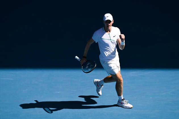 TENNIS AUSTRALIAN OPEN, Denis Shapovalov of Canada reacts during his 4th round match against Alexander Zverev of Germany on Day 7 of the Australian Open at Melbourne Park in Melbourne, Sunday, January 23, 2022. ( NO ARCHIVING, EDITORIAL USE ONLY, NO USE IN BOOKS WITHOUT CONSENT MELBOURNE VIC AUSTRALIA  Copyright: xDEANxLEWINSx 20220123001616128278