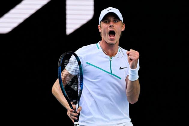 TENNIS AUSTRALIAN OPEN, Denis Shapovalov of Canada reacts during his 4th round match against Alexander Zverev of Germany on Day 7 of the Australian Open at Melbourne Park in Melbourne, Sunday, January 23, 2022. ( NO ARCHIVING, EDITORIAL USE ONLY, NO USE IN BOOKS WITHOUT CONSENT MELBOURNE VIC AUSTRALIA  Copyright: xDEANxLEWINSx 20220123001616140510