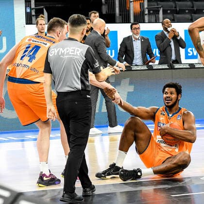 GER, BBL, ratiopharm Ulm vs Niners Chemnitz 22 01 2022, ratiopharm arena, New Ulm, GER, BBL, ratiopharm Ulm vs Niners Chemnitz, pictured Philipp Herkenhoff Ulm, 14 , Cristiano Felicio Ulm, 1 nordphotoxGmbHx xHafner nph00200
