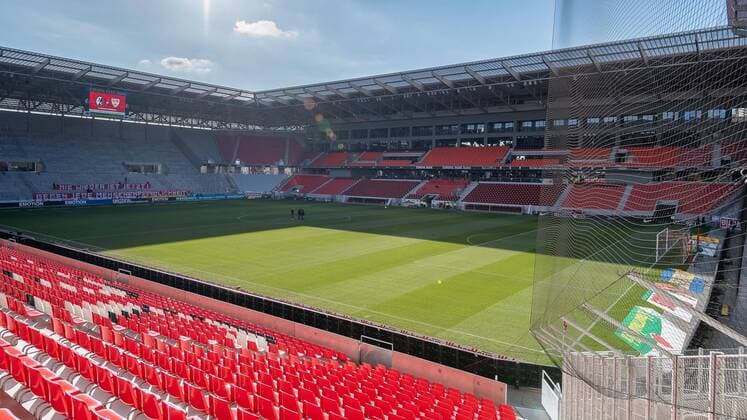 Stadion Innenl, empty rings, empty stands, special match operation, , SC Freiburg vs VfB Stuttgart, Football, Men, 1 Bundesliga, 20 Matchday, Season 21 22, GER, 22 01 2022, DFL REGULATES PROHIBIT ANY USE OF PHOTOGRAPHS AS IMAGE SEQUENCES AND OR QUASI VIDEO, SC Freiburg vs VfB Stuttgart, Football, Men, 1 Bundesliga, 20 Matchday, Season 21 22, GER, 22 01 2022 Freiburg im Breisgau Copyright: xWolfgangxFrank Eibner-Pressefotox EP_EER