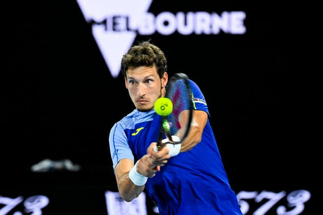 TENNIS AUSTRALIAN OPEN, Pablo Carreno Busta of Spain plays a shot during his 4th round match against Matteo Berrettini of Italy on Day 7 of the Australian Open at Melbourne Park in Melbourne, Sunday, January 23, 2022. ( NO ARCHIVING, EDITORIAL USE ONLY, NO USE IN BOOKS WITHOUT CONSENT MELBOURNE VIC AUSTRALIA  Copyright: xDEANxLEWINSx 20220123001616172749