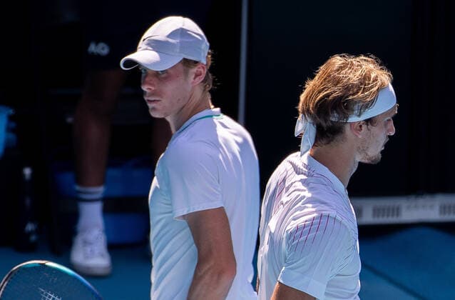 (220123) -- MELBOURNE, Jan. 23, 2022 -- Alexander Zverev (R) of Germany and Denis Shapovalov of Canada react during their men s singles 4th round match at Australian Open 2022, in Melbourne, Australia, on Jan. 23, 2022. (Photo by Xinhua) (SP)AUSTRALIA-MELBOURNE-TENNIS-AUSTRALIAN OPEN-MEN S SINGLES-4TH ROUND HuxJingchen 