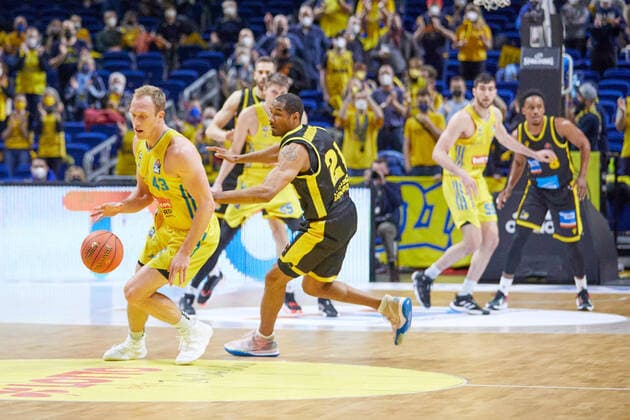 Description,player,GER,Basketball,BBL,18 matchday,season 2021 2022,Alba Berlin vs MHP Riesen Ludwigsburg,23 01 2022, 15 00, GER, Basketball,BBL,18 matchday,season 2021 2022,Alba Berlin vs MHP Riesen Ludwigsburg,23 01 2022, 15 00,Foto Eibner Gerd Gruhn Berliin Copyright: xGerdxGruhnx EP_GGN