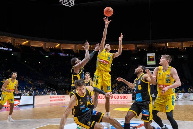 Basketball Berlin 23 01 2022 Season 2021 2022 1 Bundesliga easyCredit BBL Alba Berlin MHP Riesen Ludwigsburg Louis Olinde Alba Berlin, No 19