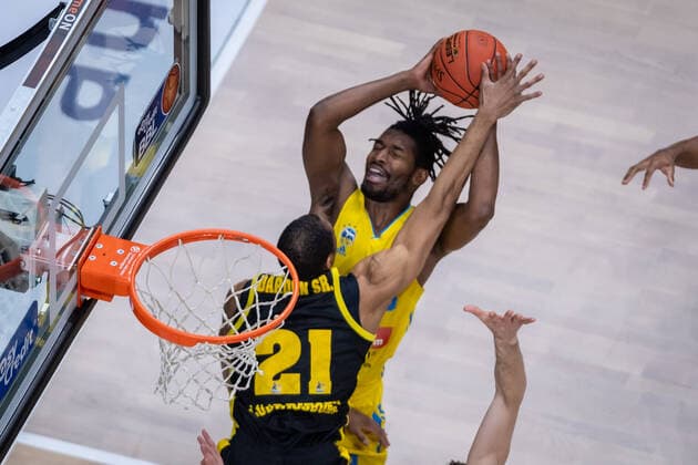 Basketball Berlin 23 01 2022 Season 2021 2022 1 Bundesliga easyCredit BBL Alba Berlin MHP Riesen Ludwigsburg Jaleen Smith Alba Berlin, No 03 Tremmell Darden Ludwigsburg, No 21
