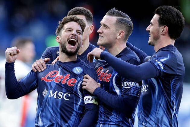Sport Bilder des Tages Dries Mertens of SSC Napoli celebrates with Piotr Zielinski, Eljif Elmas and Giovanni Di Lorenzo after scoring the goal of 2-1 during the Serie A football match between SSC Napoli and US Salernitana at Diego Armando Maradona stadium in Napoli (Italy), January 23rd, 2022. Photo Cesare Purini Insidefoto cesarexpurini