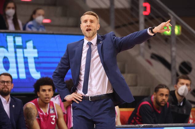 Tuomas Ilsalo , Coach TB Bonn Telekom Baskets Bonn vs Brose Bamberg, Basketball, 1 Easy Credit Bundesliga, 18 Matchday, 23 01 2022, Telekom Baskets Bonn vs Brose Bamberg, Basketball, 1 Easy Credit Bundesliga, 23 Matchday, 23 01 2022 Bonn Copyright: xJoergxNiebergall Eibner-Pressefox EP_JNL
