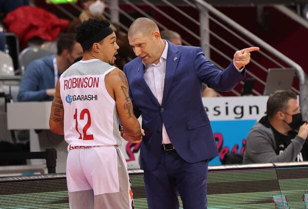 Bonn, Germany 23 01 2022, Basketball Bundesliga, 18 Matchday, BBL, Telekom Baskets Bonn vs Brose Bamberg, Justin Robinson Bamberg , Head Coach Oren Amiel Bamberg