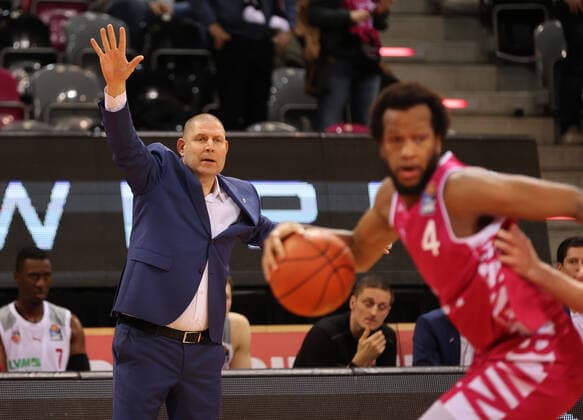 Bonn, Germany 23 01 2022, Basketball Bundesliga, 18 Matchday, BBL, Telekom Baskets Bonn vs Brose Bamberg, Head Coach Oren Amiel Bamberg