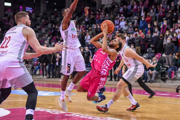 easyCredit BBL, Telekom Baskets Bonn vs Brose Bamberg, 23 01 2022 Parker Jackson Cartwright Telekom Baskets Bonn, 33 , easyCredit BBL, Telekom Baskets Bonn vs Brose Bamberg on 23 01 2022 at the Telekom Dome Bonn, Bonn North Rhine-Westphalia Copyright: xBEAUTIFULxSPORTS Mueller-Laschetx