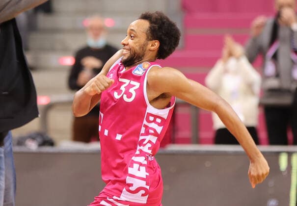 Bonn, Germany 23 01 2022, Basketball Bundesliga, 18 match day, BBL, Telekom Baskets Bonn vs Brose Bamberg, Parker Jackson Cartwright Bonn cheers