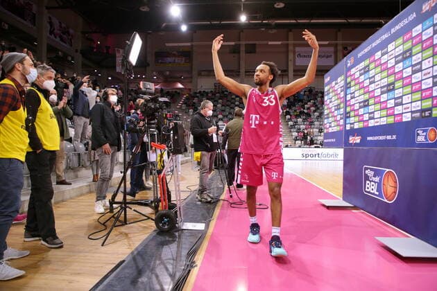After TV interview at magenta sport Parker Jackson Cartwright Telekom Baskets Bonn jubilation after victory vs Brose Bamberg easyCredit BBL 1 Bundesliga , season 2021 2022 , Hauptrunde 18 Spieltag