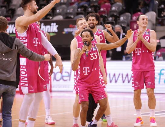 Parker Jackson Cartwright Telekom Baskets Bonn cheering after victory vs Brose Bamberg easyCredit BBL 1 Bundesliga , 2021 2022 season , Hauptrunde 18 Spieltag