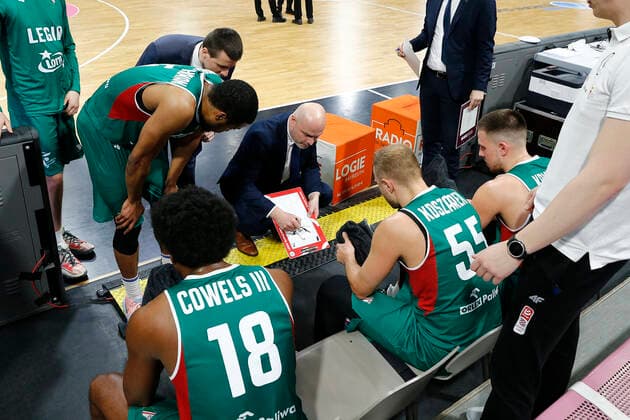 Basketball FIBA Europa Cup 3 Matchday Group I Round 2 at Oberfrankenhalle in Bayreuth Season 2021 2022 Medi Bayreuth vs Legia Warszawa Wojciech Kaminski Legia Warszawa coach