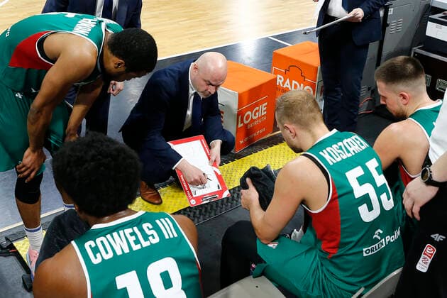 Basketball FIBA Europa Cup 3 Matchday Group I Round 2 at Oberfrankenhalle in Bayreuth Season 2021 2022 Medi Bayreuth vs Legia Warszawa Wojciech Kaminski Legia Warszawa coach