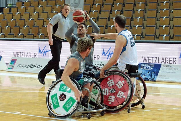23 01 2022, xovx, wheelchair basketball Bundesliga RBBL, RSV Lahn Dill BBC Münsterland v l Hiroaki Kozai RSV Lahn Dill , Jannik Blair RSV Lahn Dill , Sören Müller BBC Münsterland Wetzlar Buderus Arena Hesse Germany EN