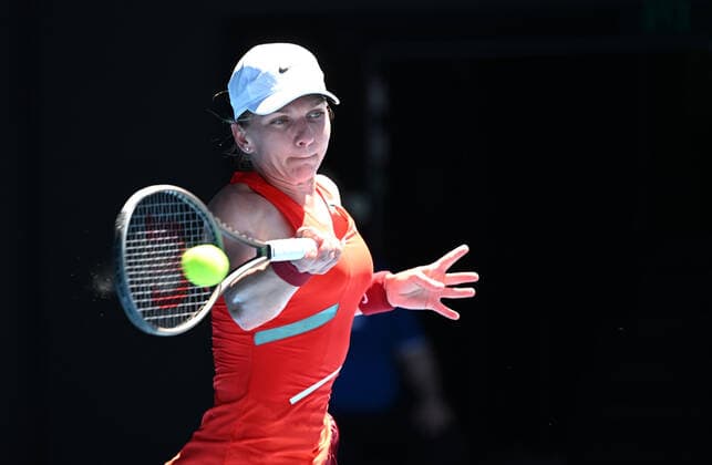 TENNIS AUSTRALIAN OPEN, Simona Halep of Romania in action during her 4th round match against Alize Cornet of France on Day 8 of the Australian Open, at Melbourne Park, in Melbourne, Monday, January 24, 2022. ( NO ARCHIVING, EDITORIAL USE ONLY, NO USE IN BOOKS WITHOUT CONSENT MELBOURNE VIC AUSTRALIA  Copyright: xDAVExHUNTx 20220124001616478985