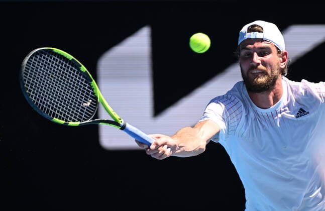 TENNIS AUSTRALIAN OPEN, Maxime Cressy of the USA in action during his 4th round singles match against Daniil Medvedev of Russia on Day 8 of the Australian Open, at Melbourne Park, in Melbourne, Monday, January 24, 2022.( NO ARCHIVING, EDITORIAL USE ONLY, NO USE IN BOOKS WITHOUT CONSENT MELBOURNE VIC AUSTRALIA  Copyright: xDEANxLEWINSx 20220124001616489719