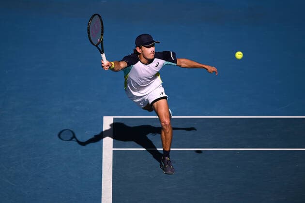 Mandatory Credit: Photo by James Gourley Shutterstock (12765100do) Alex de Minaur during his fourth round match Australian Open, Day Eight, Tennis, Melbourne Park, Melbourne, Australia - 24 Jan 2022 Australian Open, Day Eight, Tennis, Melbourne Park, Melbourne, Australia - 24 Jan 2022 Copyright: xJamesxGourley Shutterstockx 12765100do