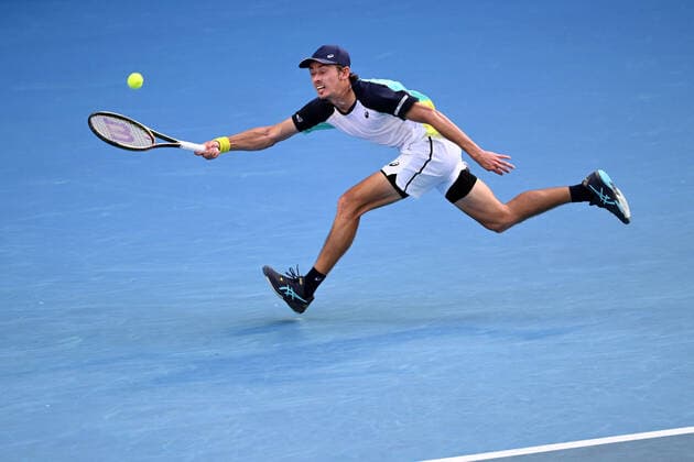 Mandatory Credit: Photo by James Gourley Shutterstock (12765100eh) Alex de Minaur during his fourth round match Australian Open, Day Eight, Tennis, Melbourne Park, Melbourne, Australia - 24 Jan 2022 Australian Open, Day Eight, Tennis, Melbourne Park, Melbourne, Australia - 24 Jan 2022 Copyright: xJamesxGourley Shutterstockx 12765100eh