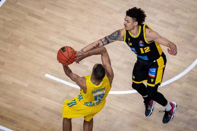 Basketball Berlin 23 01 2022 Season 2021 2022 1 Bundesliga easyCredit BBL Alba Berlin MHP Riesen Ludwigsburg Louis Olinde Alba Berlin, No 19 Jonah Radebaugh Ludwigsburg, No 12