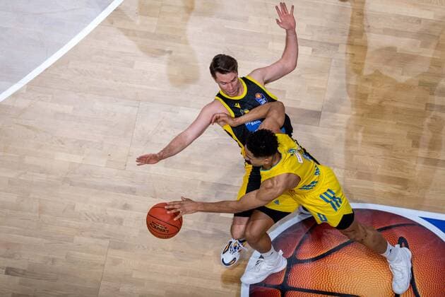 Basketball Berlin 23 01 2022 Season 2021 2022 1 Bundesliga easyCredit BBL Alba Berlin MHP Riesen Ludwigsburg Maodo Lo Alba Berlin, No 00 Jordan Hulls Ludwigsburg, No 01