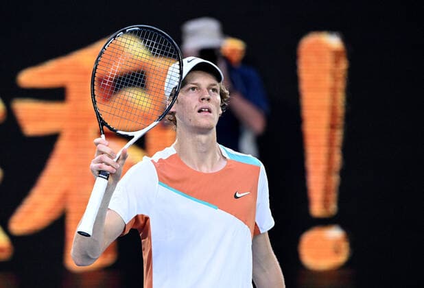 TENNIS AUSTRALIAN OPEN, Jannik Sinner of Italy celebrates winning his 4th round match against Alex de Minaur of Australia on Day 8 of the Australian Open, at Melbourne Park, in Melbourne, Monday, January 24, 2022. ( NO ARCHIVING, EDITORIAL USE ONLY, NO USE IN BOOKS WITHOUT CONSENT MELBOURNE VIC AUSTRALIA  Copyright: xDAVExHUNTx 20220124001616554917