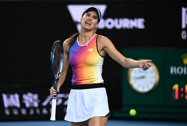 TENNIS AUSTRALIAN OPEN, Sorana Cirstea of Romania reacts during her 4th round singles match against Iga Swiatek of Poland on Day 8 of the Australian Open, at Melbourne Park, in Melbourne, Monday, January 24, 2022.( NO ARCHIVING, EDITORIAL USE ONLY, NO USE IN BOOKS WITHOUT CONSENT MELBOURNE VIC AUSTRALIA  Copyright: xDEANxLEWINSx 20220124001616568100