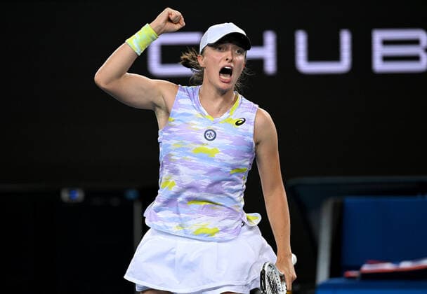 TENNIS AUSTRALIAN OPEN, Iga Swiatek of Poland celebrates during her 4th round singles match against Sorana Cirstea of Romania on Day 8 of the Australian Open, at Melbourne Park, in Melbourne, Monday, January 24, 2022.( NO ARCHIVING, EDITORIAL USE ONLY, NO USE IN BOOKS WITHOUT CONSENT MELBOURNE VIC AUSTRALIA  Copyright: xDEANxLEWINSx 20220124001616576984