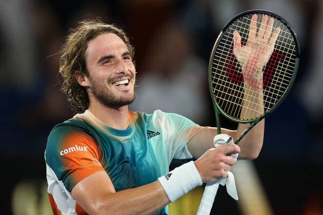 Mandatory Credit: Photo by Ella Ling Shutterstock (12765099es) Stefanos Tsitsipas celebrates victory in his fourth round match Australian Open, Day Eight, Tennis, Melbourne Park, Melbourne, Australia - 24 Jan 2022 Australian Open, Day Eight, Tennis, Melbourne Park, Melbourne, Australia - 24 Jan 2022 Copyright: xEllaxLing Shutterstockx 12765099es