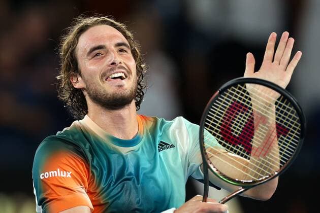 Mandatory Credit: Photo by Ella Ling Shutterstock (12765099ep) Stefanos Tsitsipas celebrates victory in his fourth round match Australian Open, Day Eight, Tennis, Melbourne Park, Melbourne, Australia - 24 Jan 2022 Australian Open, Day Eight, Tennis, Melbourne Park, Melbourne, Australia - 24 Jan 2022 Copyright: xEllaxLing Shutterstockx 12765099ep