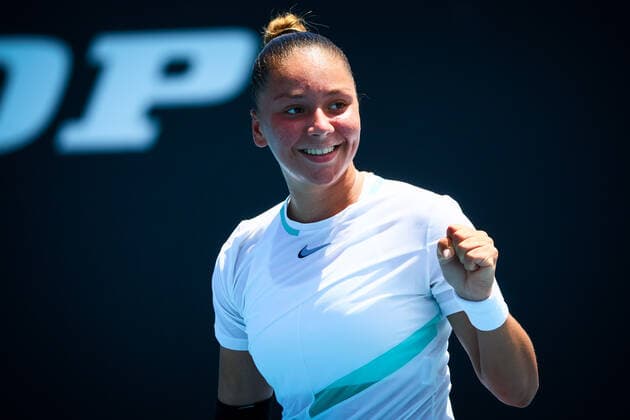 Belgian Sofia Costoulas pumps her fist as she celebrates after winning a second round game in the girls singles between Belgian Costoulas and Italian Safi at the Australian Open Grand Slam tennis tournament, Tuesday 25 January 2022 in Melbourne Park, Melbourne, Australia. The 2022 edition of the Australian Grand Slam takes place from January 17th to January 30th. PATRICKxHAMILTON  x5433536x