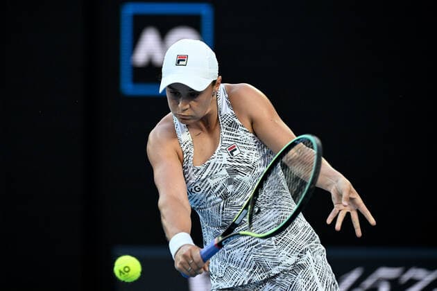 TENNIS AUSTRALIAN OPEN, Ashleigh Barty of Australia plays a shot during her Women?s singles quarterfinal match against Jessica Pegula of the USA on Day 9 of the Australian Open, at Melbourne Park, in Melbourne, Tuesday, January 25, 2022. ( NO ARCHIVING, EDITORIAL USE ONLY, NO USE IN BOOKS WITHOUT CONSENT MELBOURNE VIC AUSTRALIA  Copyright: xDEANxLEWINSx 20220125001616859641