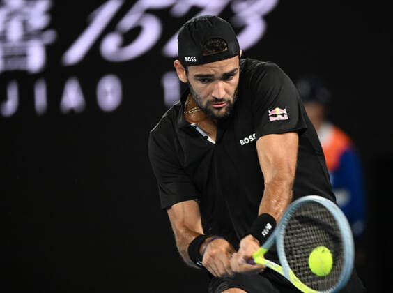 Mandatory Credit: Photo by James Gourley Shutterstock (12773752gv) Matteo Berrettini during his quarter-final match Australian Open, Day Nine, Tennis, Melbourne Park, Melbourne, Australia - 25 Jan 2022 Australian Open, Day Nine, Tennis, Melbourne Park, Melbourne, Australia - 25 Jan 2022 Copyright: xJamesxGourley Shutterstockx 12773752gv